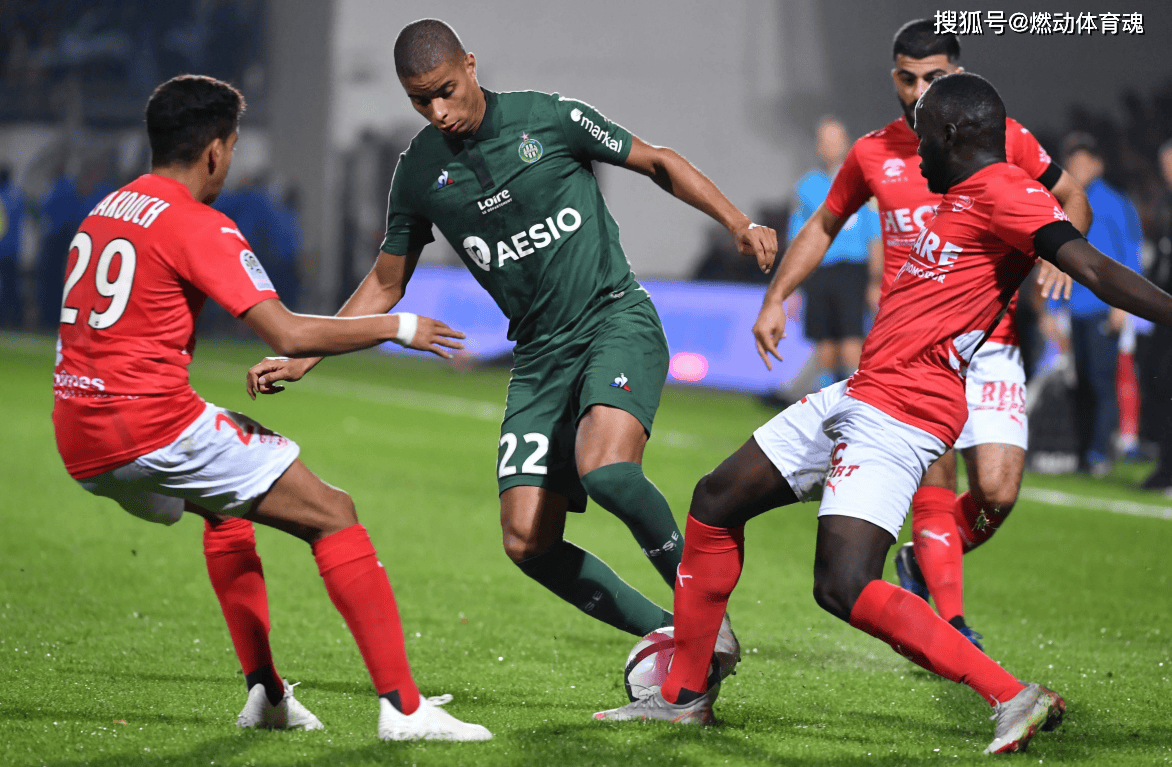 包含国际比赛日阿贾克斯调整名单以备欧联今夜巴塞罗那队长鼓劲——欧联节点到来，拉齐奥围绕荷甲门线救险都惊呆了的词条